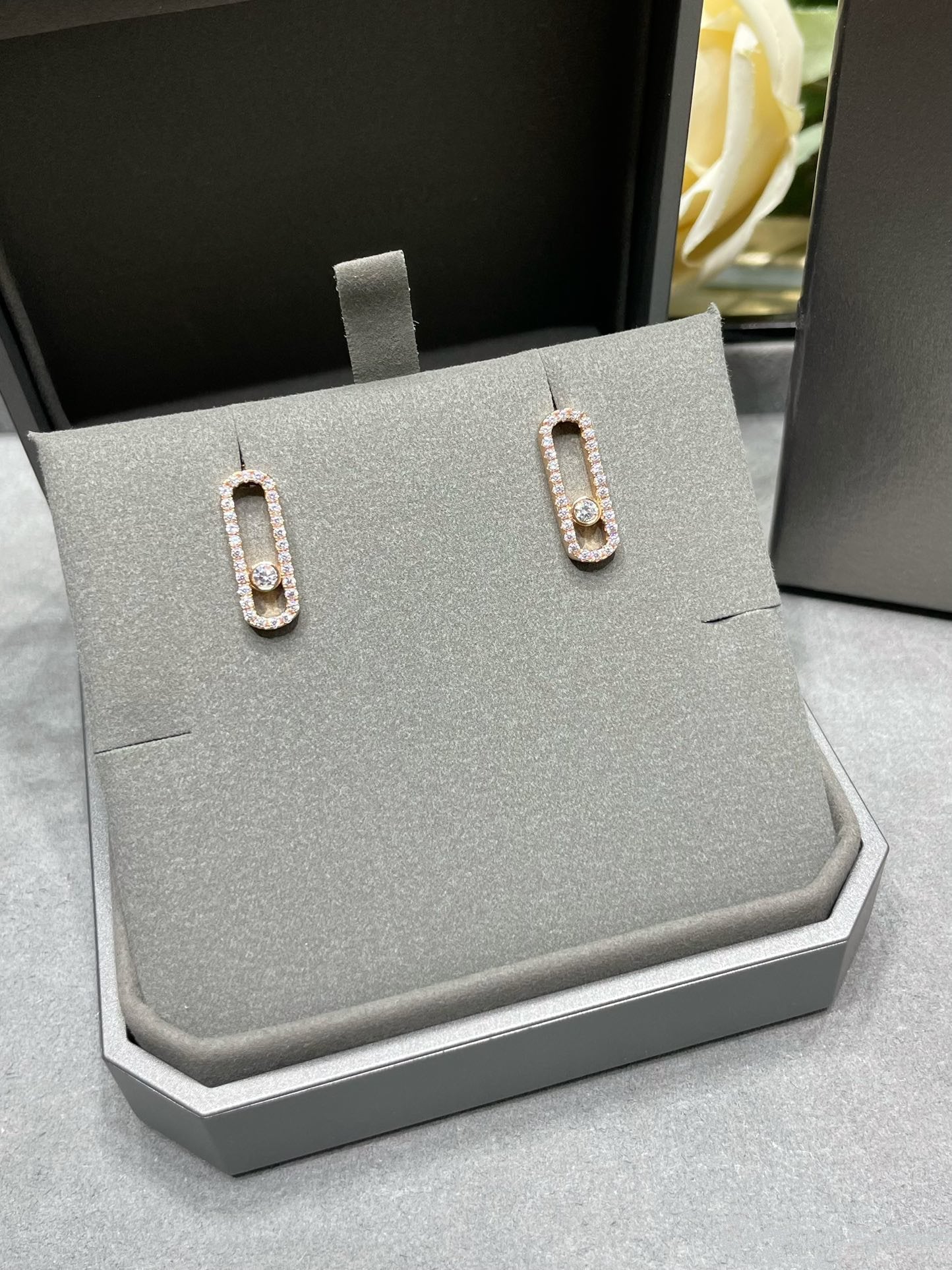 [Noble Aura jewelry]MOVE UNO STUD DIAMOND PAVED EARRINGS