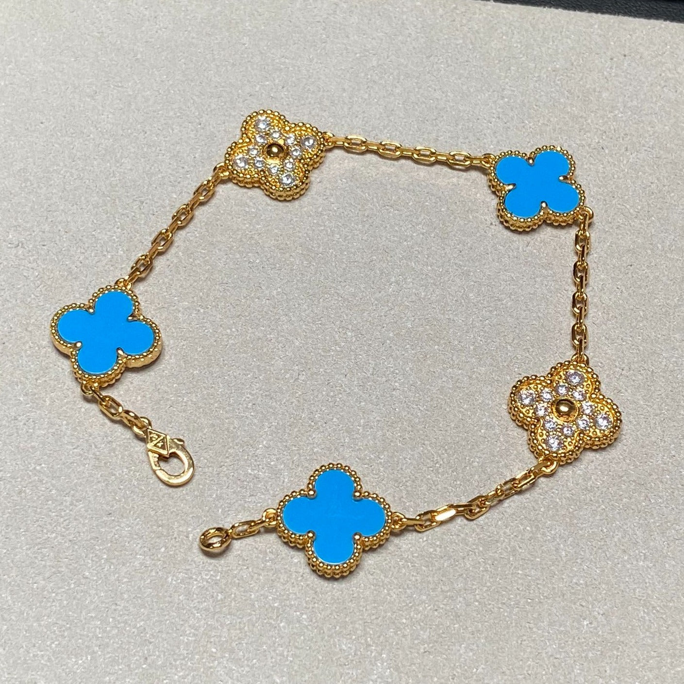 [Noble Aura jewelry]CLOVER 5 MOTIF BLUE CHALCEDONY DIAMOND GOLD BRACELET