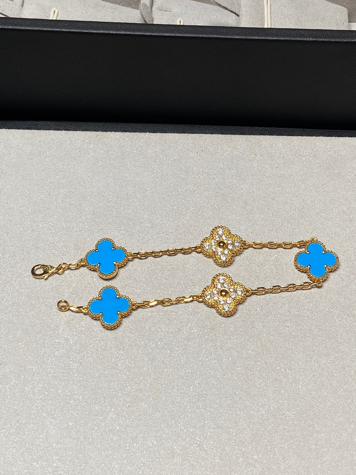[Noble Aura jewelry]CLOVER 5 MOTIF BLUE CHALCEDONY DIAMOND GOLD BRACELET