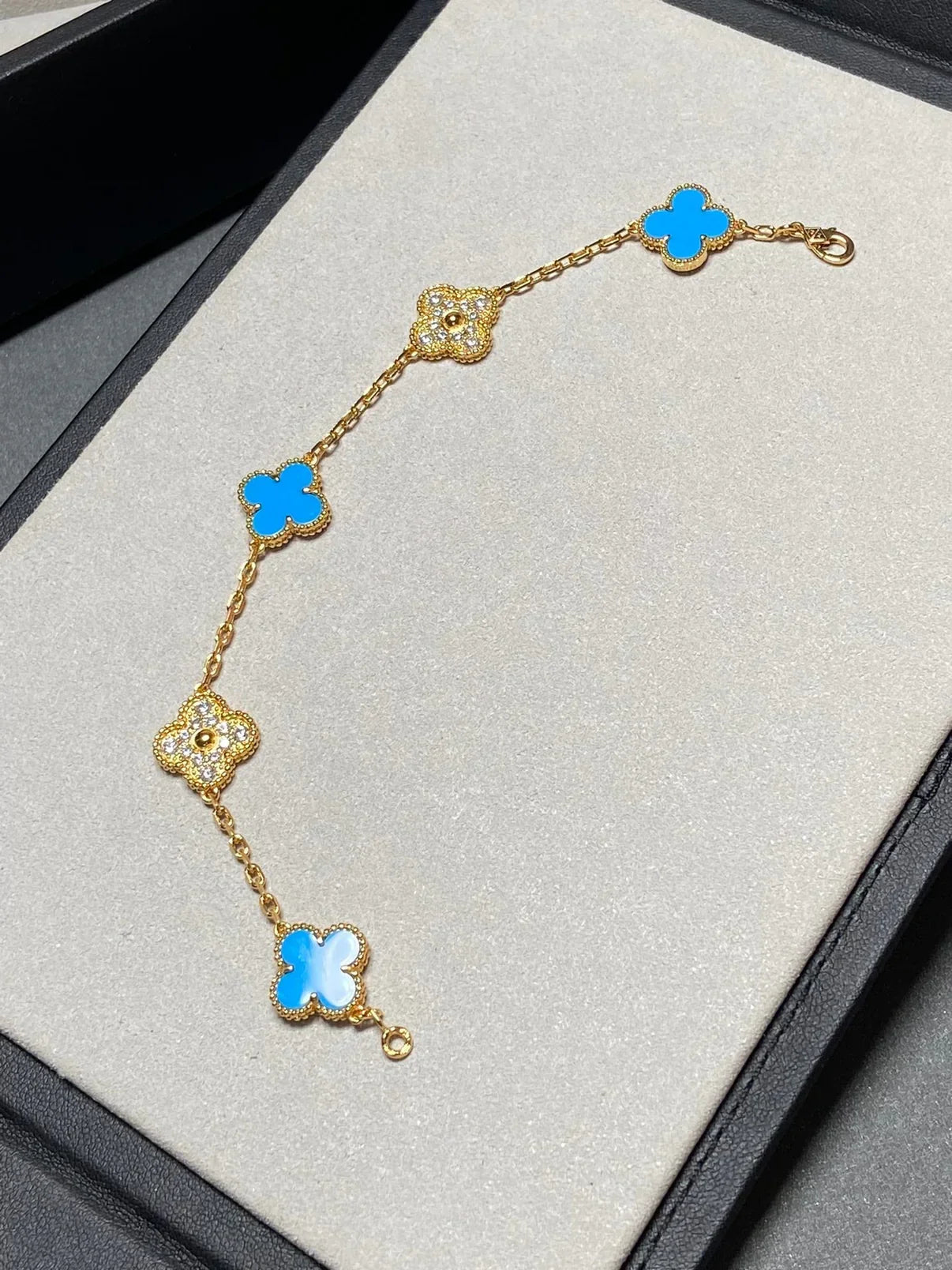 [Noble Aura jewelry] CLOVER 5 MOTIF BLUE AGATE BRACELET COLLECTION