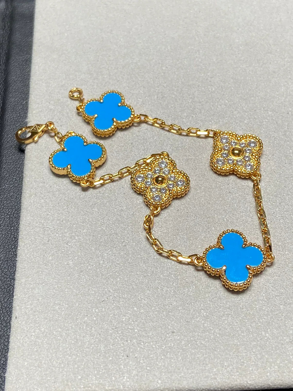[Noble Aura jewelry] CLOVER 5 MOTIF BLUE AGATE BRACELET COLLECTION
