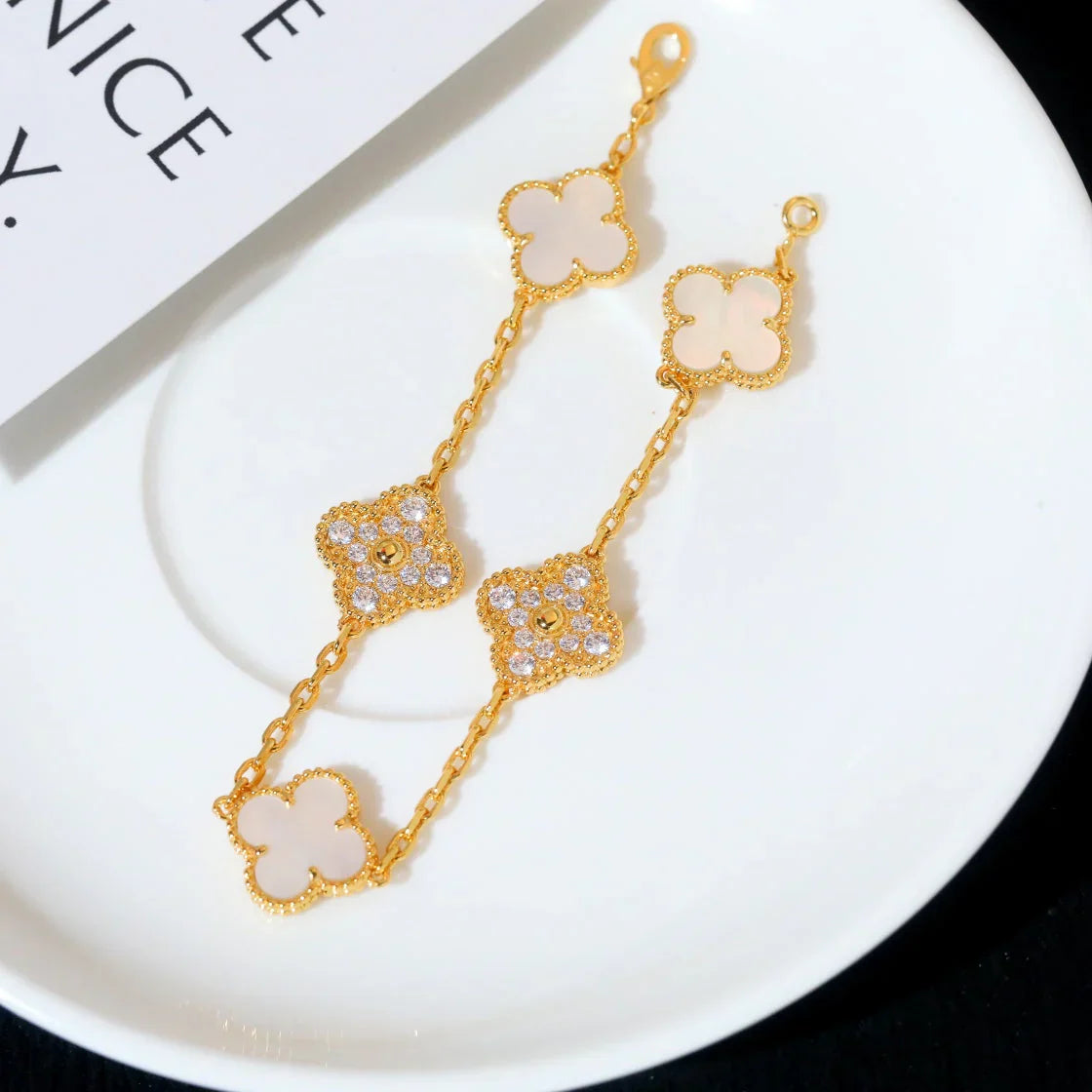 [Noble Aura jewelry]CLOVER WHITE PEARL MOP 5 MOTIF BRACELET COLLECTION