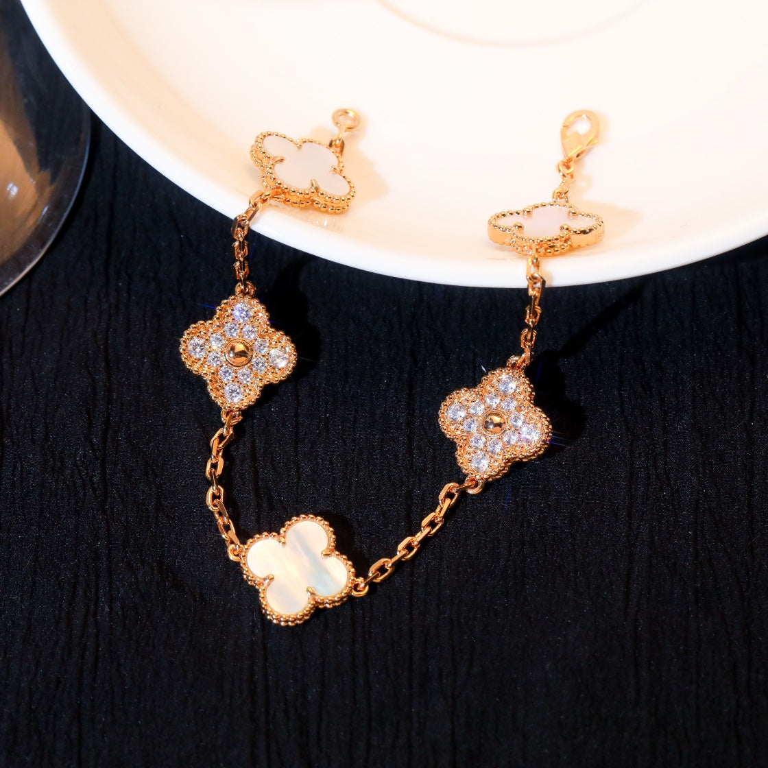 [Noble Aura jewelry]CLOVER BRACELET 5 MOTIF WHITE MOP DIAMOND