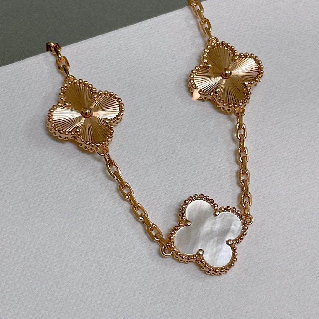[Noble Aura jewelry]CLOVER WHITE PEARL MOP 5 MOTIF BRACELET COLLECTION