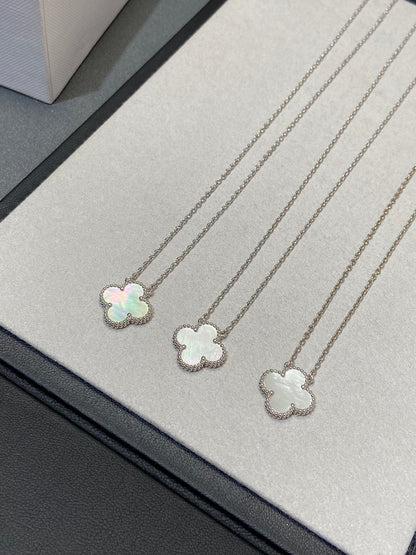 [Noble Aura jewelry]CLOVER MEDIUM SILVER WHITE MOP NECKLACE