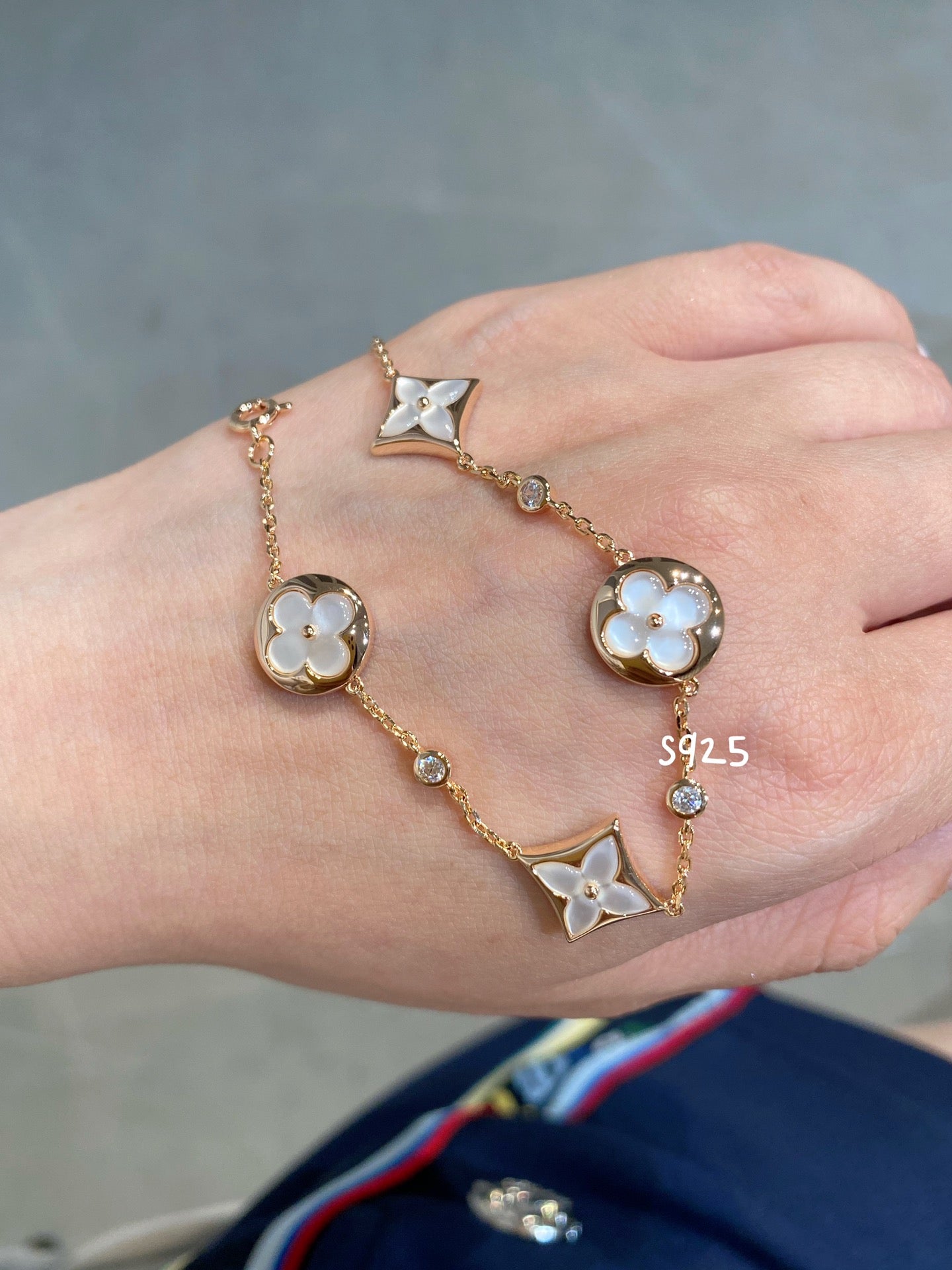 [Noble Aura jewelry]STAR AND SUN 4 MOTIF WHITE MOP PINK GOLD BRACELET