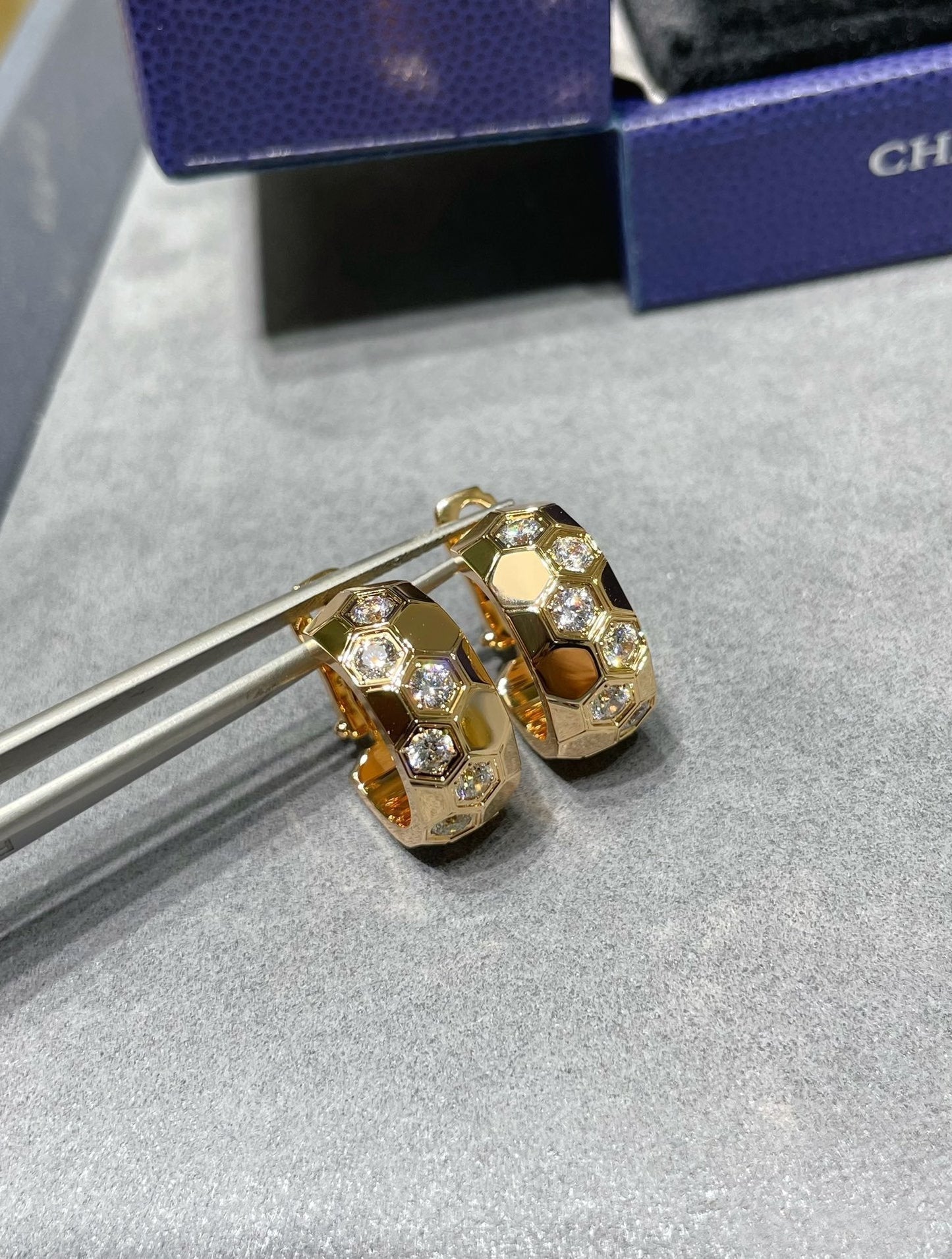 [Noble Aura jewelry]BEE LOVE DIAMOND HOOP EARRINGS