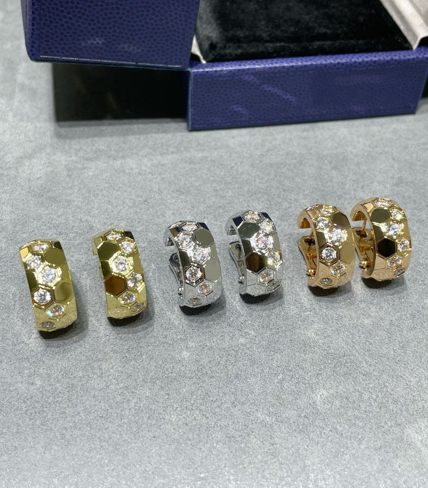 [Noble Aura jewelry]BEE LOVE DIAMOND HOOP EARRINGS