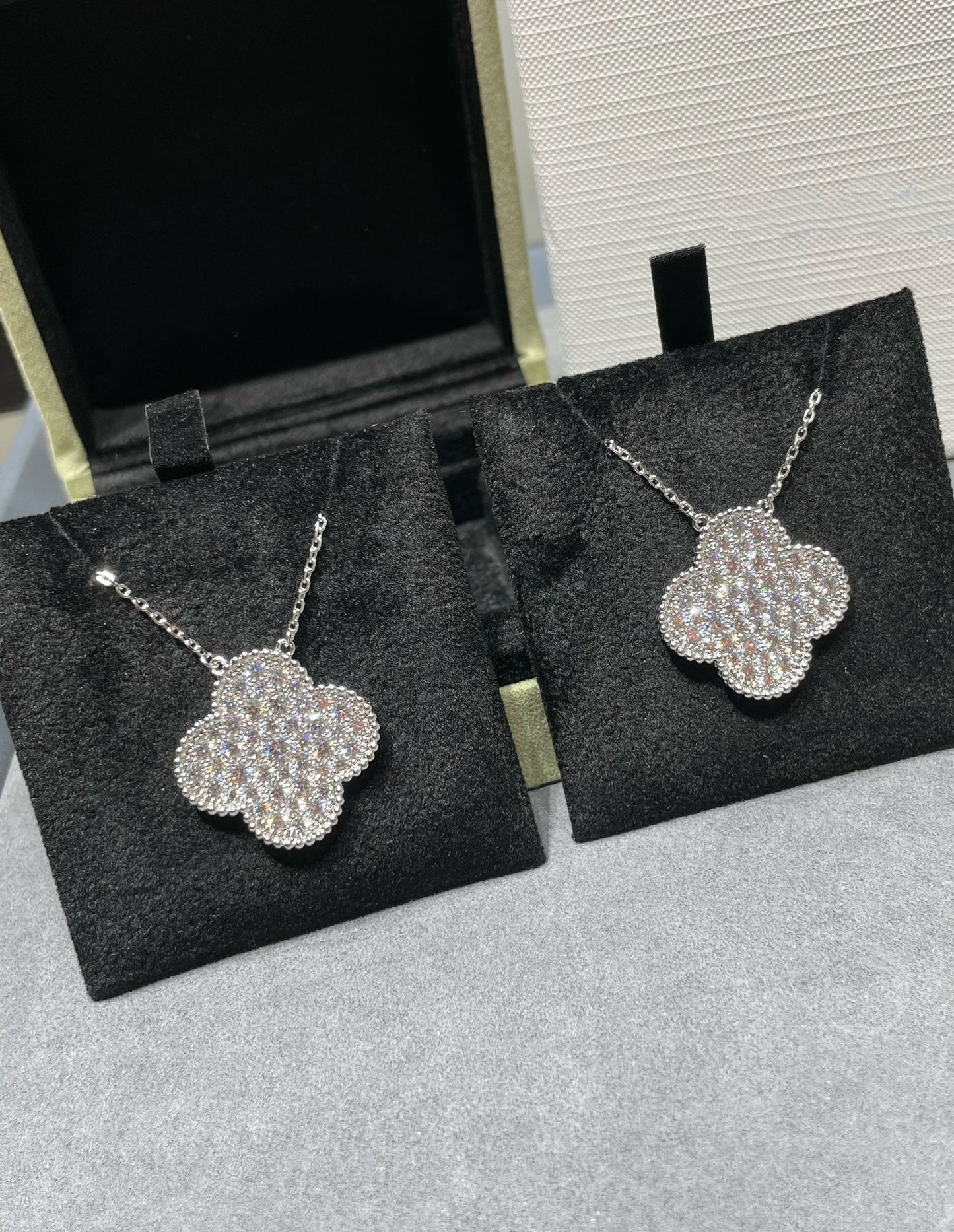 [Noble Aura jewelry]CLOVER 25MM LARGE PENDANT DIAMOND PAVED SILVER NECKLACE