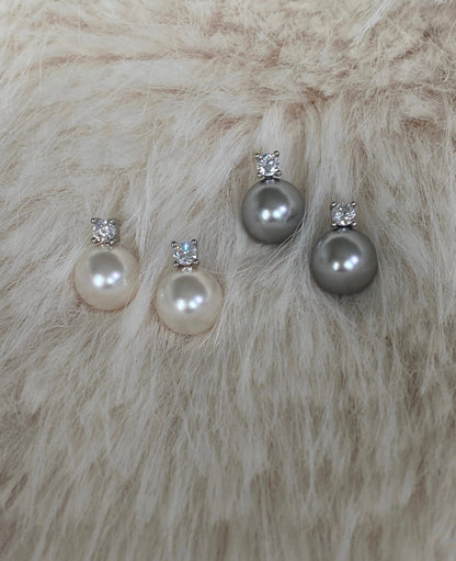 Diana Pearl Ear Stud