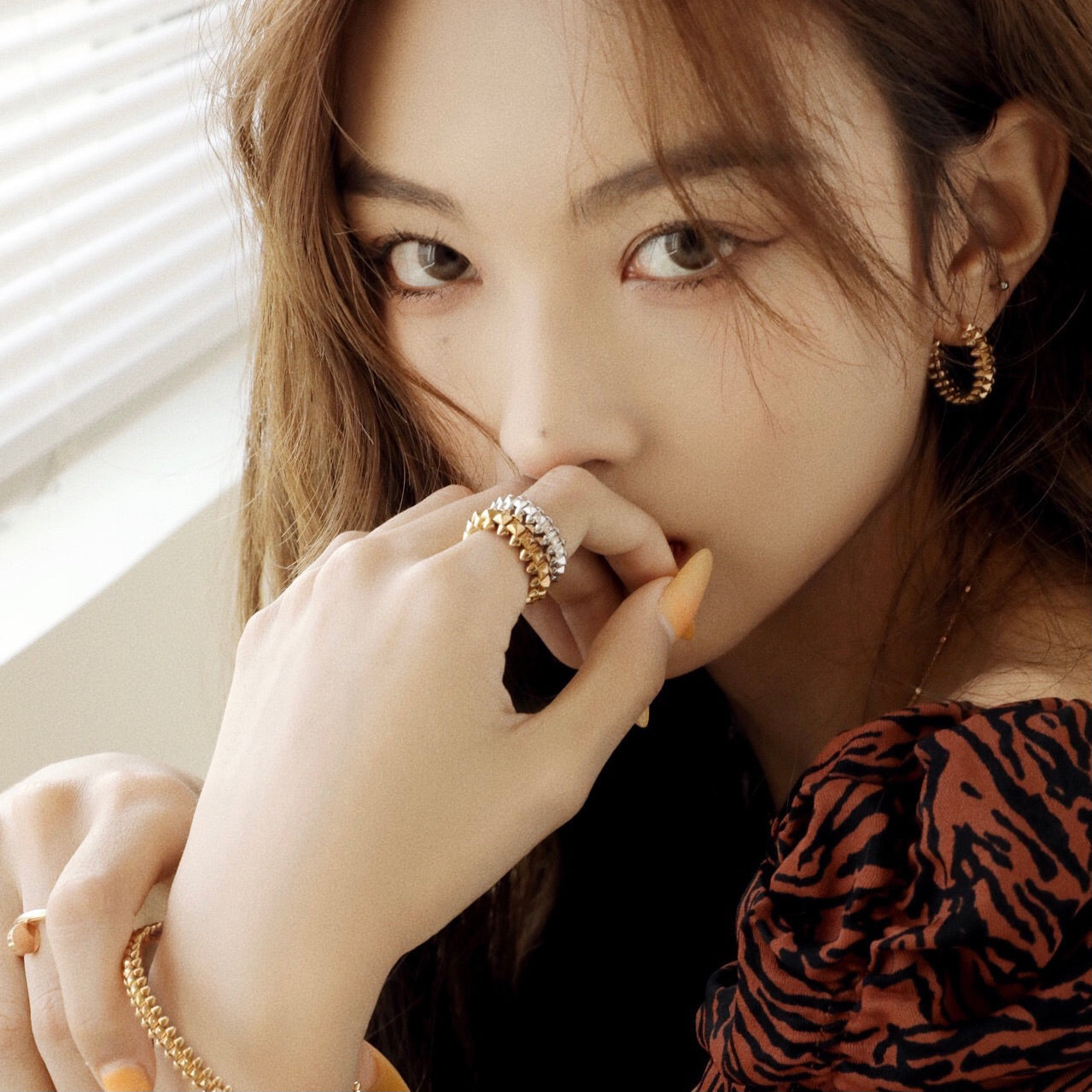 [Noble Aura jewelry]CLASH SMALL HOOP EARRINGS