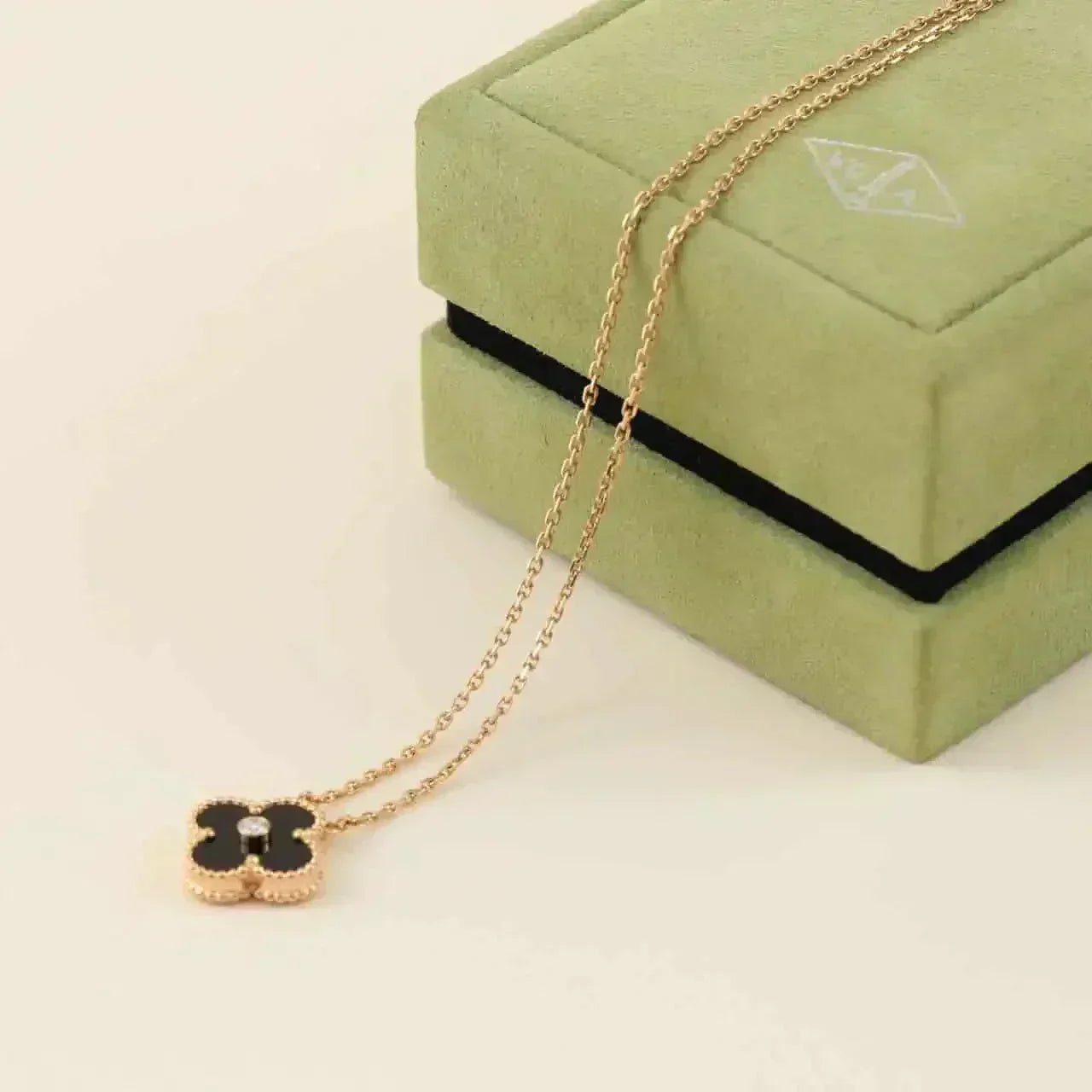 [Noble Aura jewelry]CLOVER 15MM DIAMOND ONYX NECKLACE