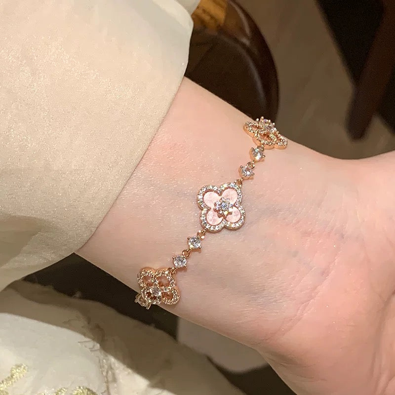 [Noble Aura jewelry]CLOVER 5 MOTIF PINK BLUE RED WHITE BRACELET