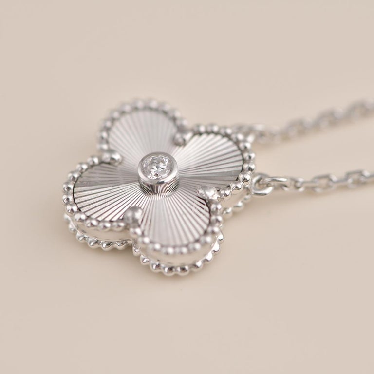 [Noble Aura jewelry]CLOVER  15MM DIAMOND LASER NECKLACE SILVER