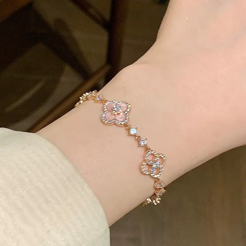 [Noble Aura jewelry]CLOVER 5 MOTIF PINK BLUE RED WHITE BRACELET