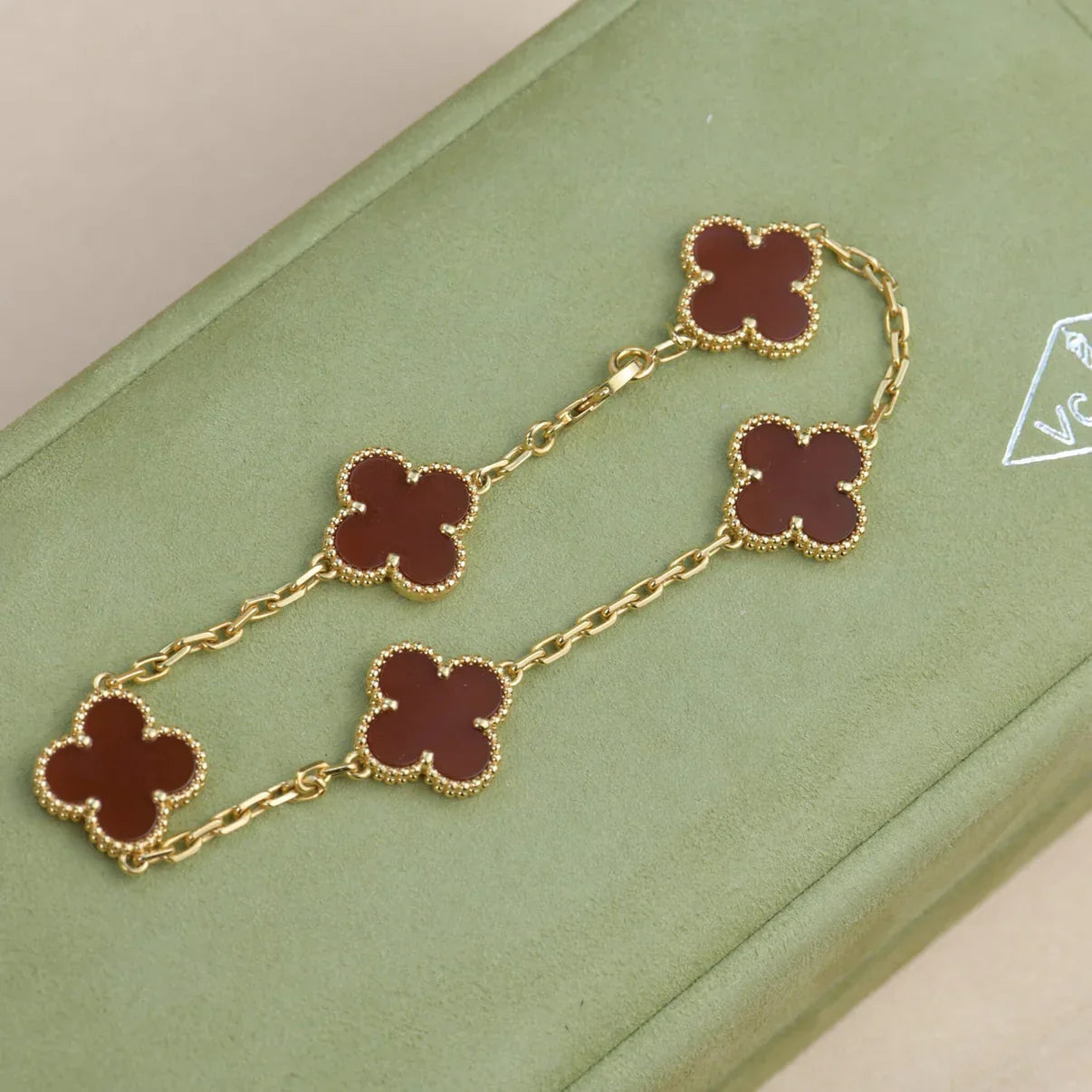 [Noble Aura jewelry] CLOVER 5 MOTIF RED CORNELIAN BRACELET COLLECTION