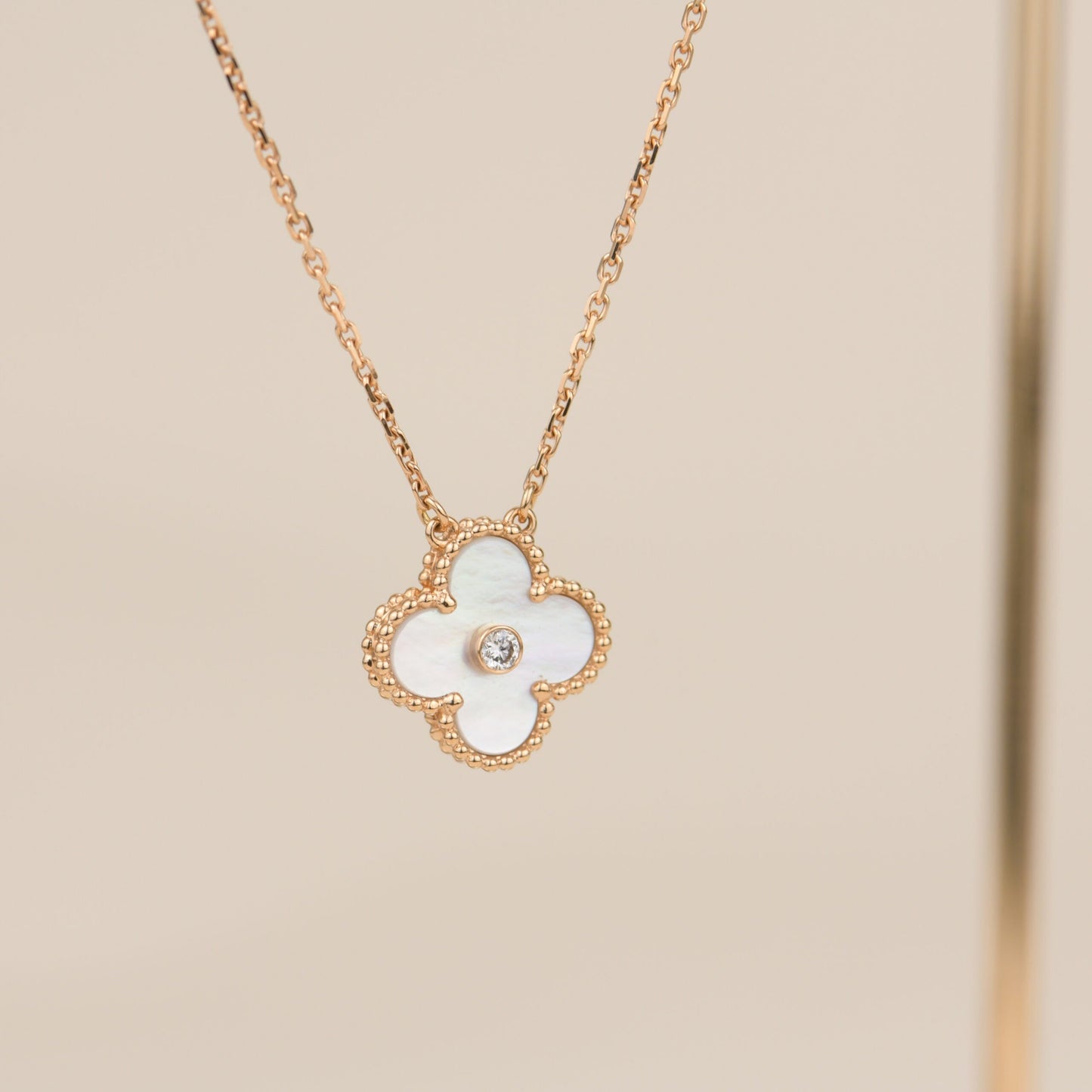 [Noble Aura jewelry]CLOVER 15MM DIAMOND WHITE FRITILLARIA NECKLACE