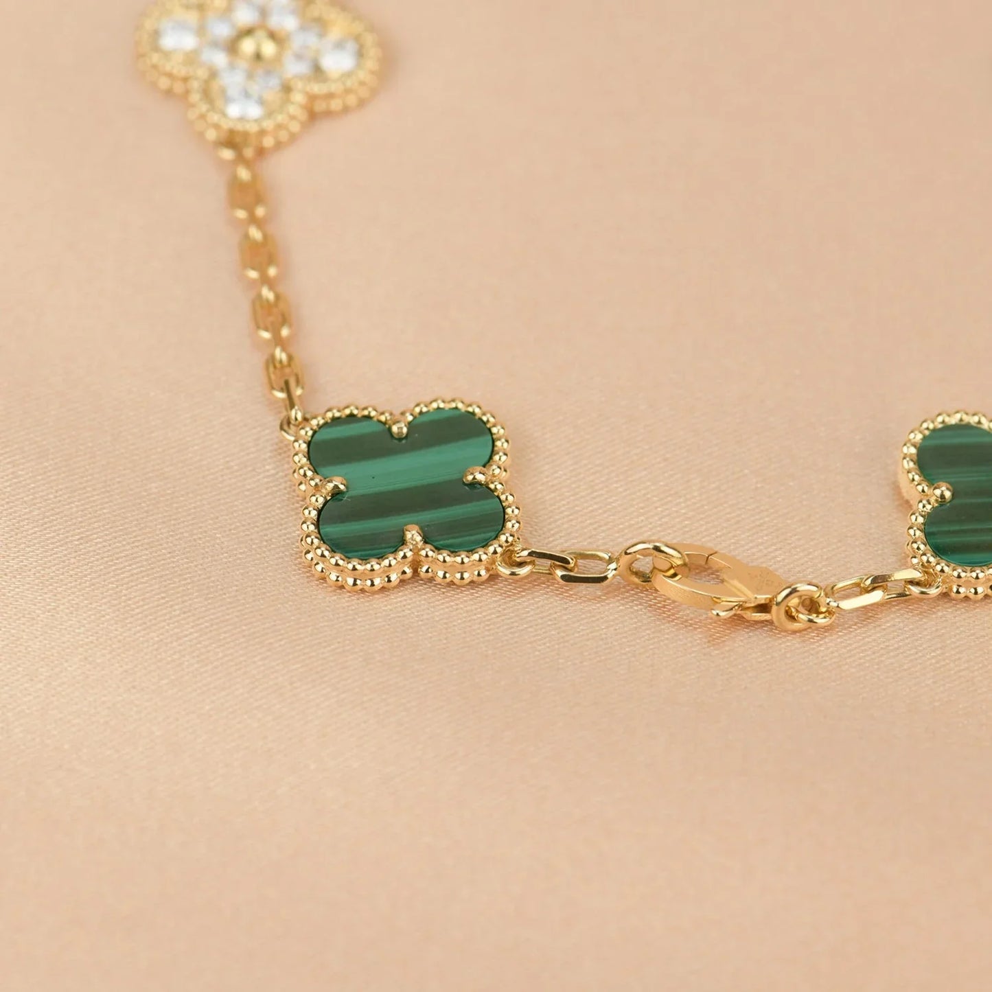 [Noble Aura jewelry] CLOVER 5 MOTIF MALACHITE BRACELET COLLECTION