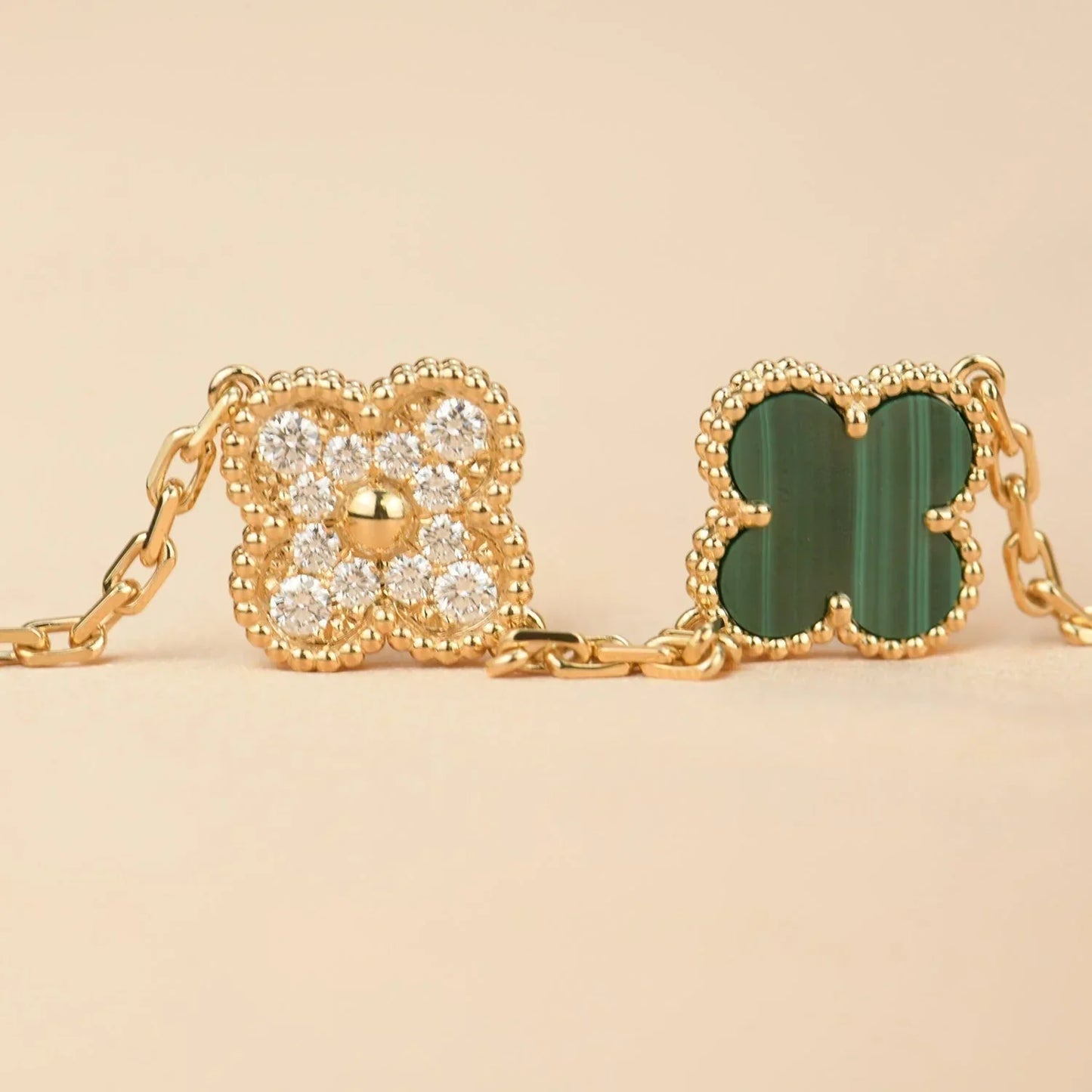 [Noble Aura jewelry] CLOVER 5 MOTIF MALACHITE BRACELET COLLECTION