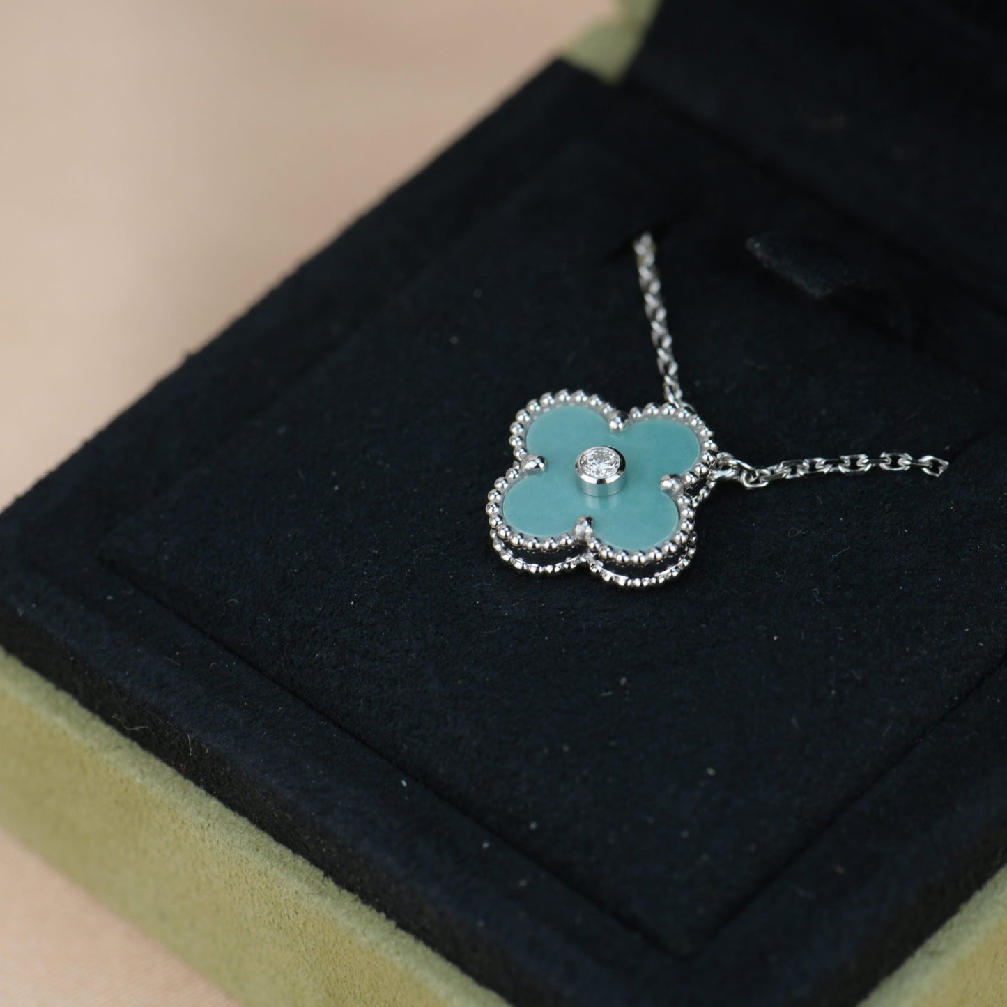 [Noble Aura jewelry]CLOVER 15MM DIAMOND SVRES PORCELAIN  NECKLACE SILVER