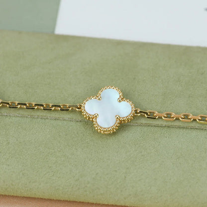 [Noble Aura jewelry]CLOVER WHITE PEARL MOP 5 MOTIF BRACELET COLLECTION