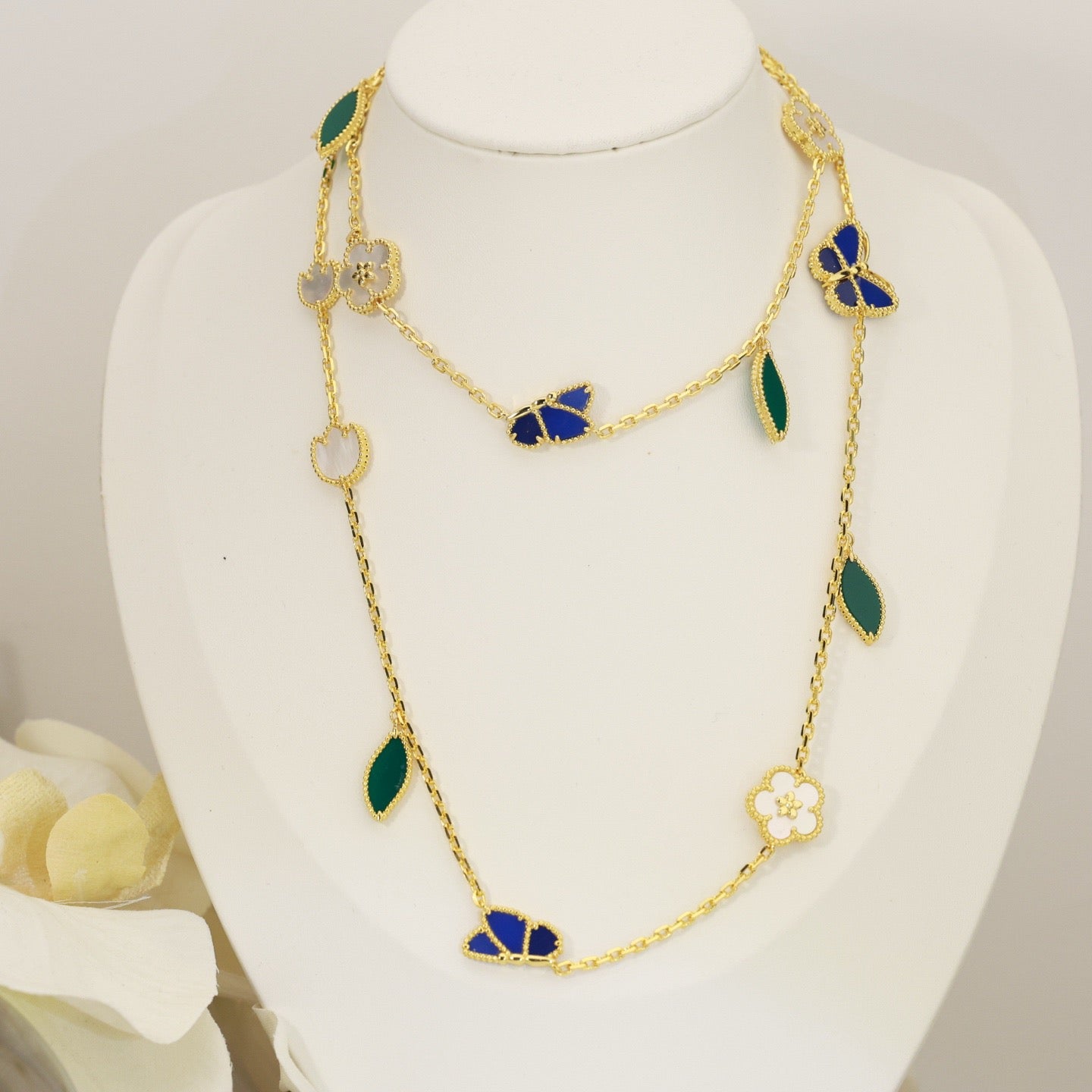 [Noble Aura jewelry]LUCKY SPRING BUTTERFLY 15 FLOWER NECKLACE