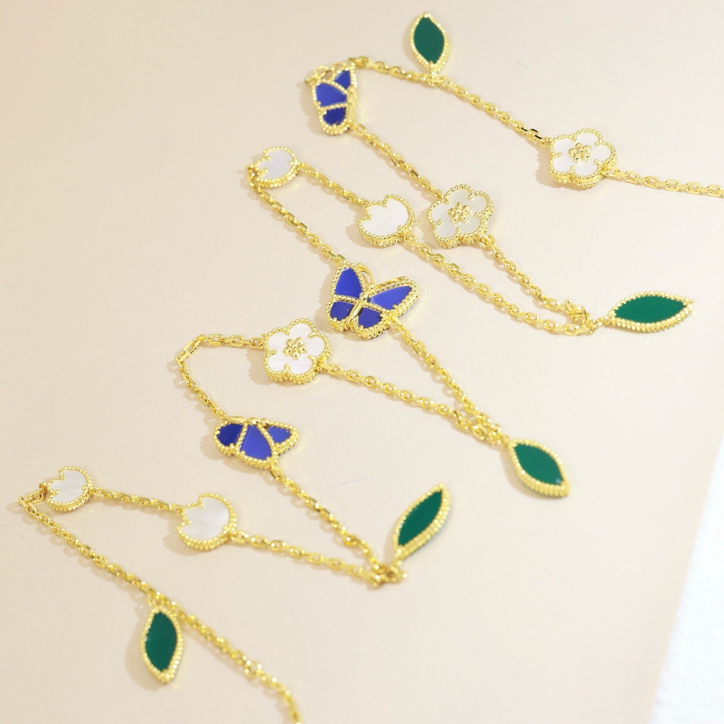 [Noble Aura jewelry]LUCKY SPRING BUTTERFLY 15 FLOWER NECKLACE
