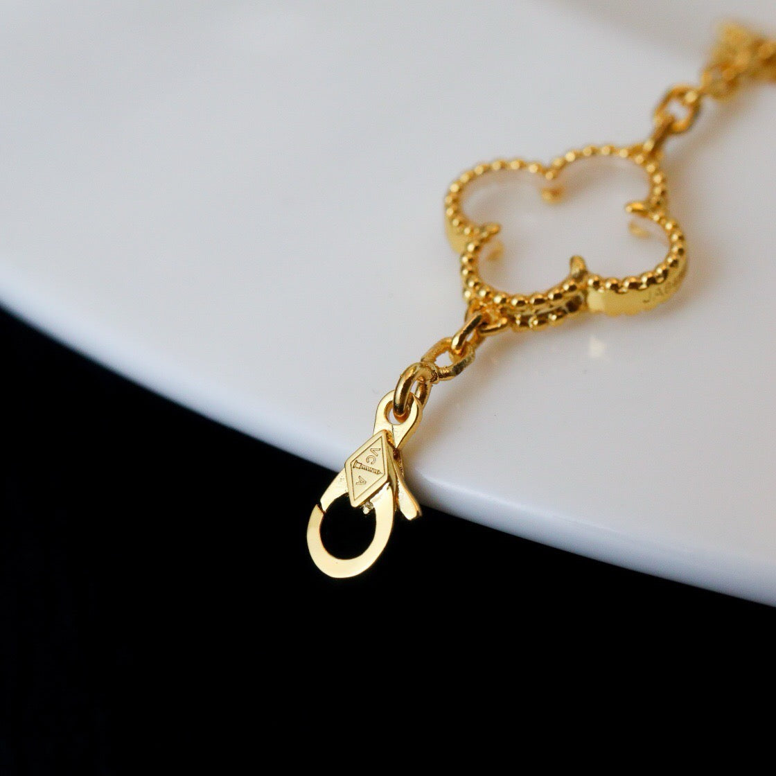 [Noble Aura jewelry]CLOVER 5 MOTIF ROCK CRYSTAL BRACELET