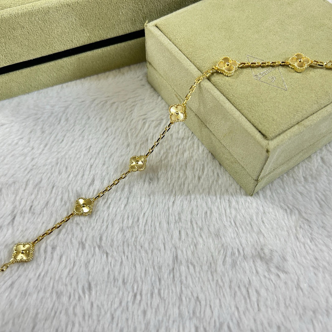 [Noble Aura jewelry]CLOVER 6 MOTIF DIAMOND BRACELET