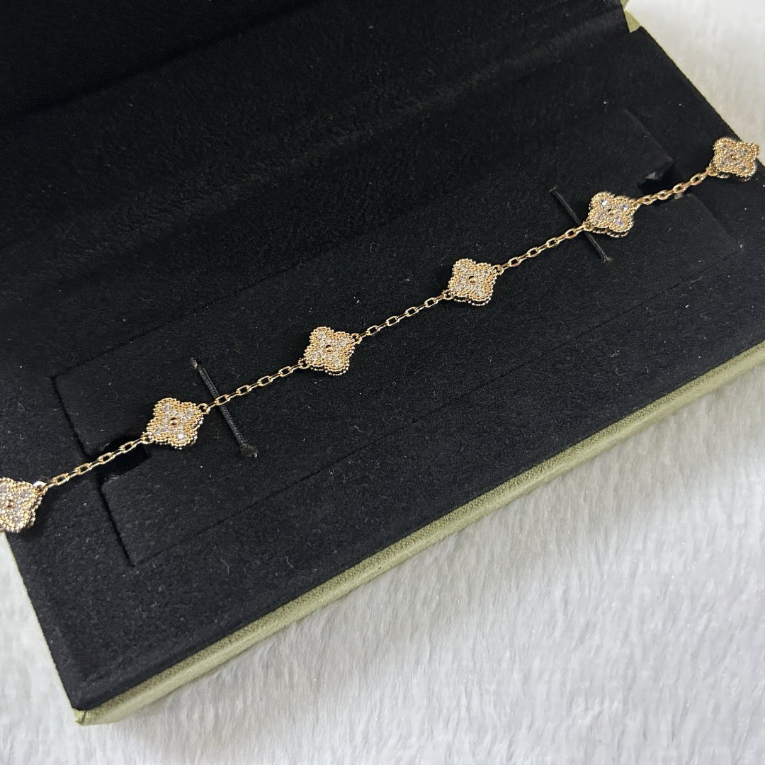 [Noble Aura jewelry]CLOVER 6 MOTIF DIAMOND BRACELET