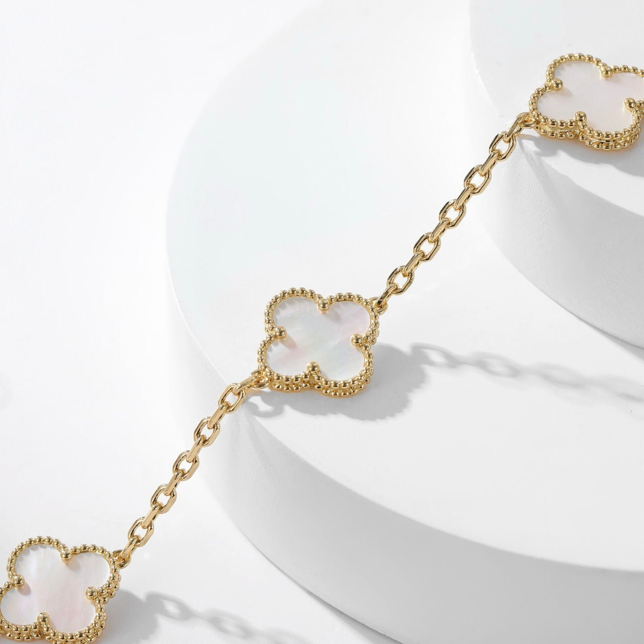 [Noble Aura jewelry]CLOVER 10 MOTIFS WHITE MOTHER OF PEARL NECKLACE
