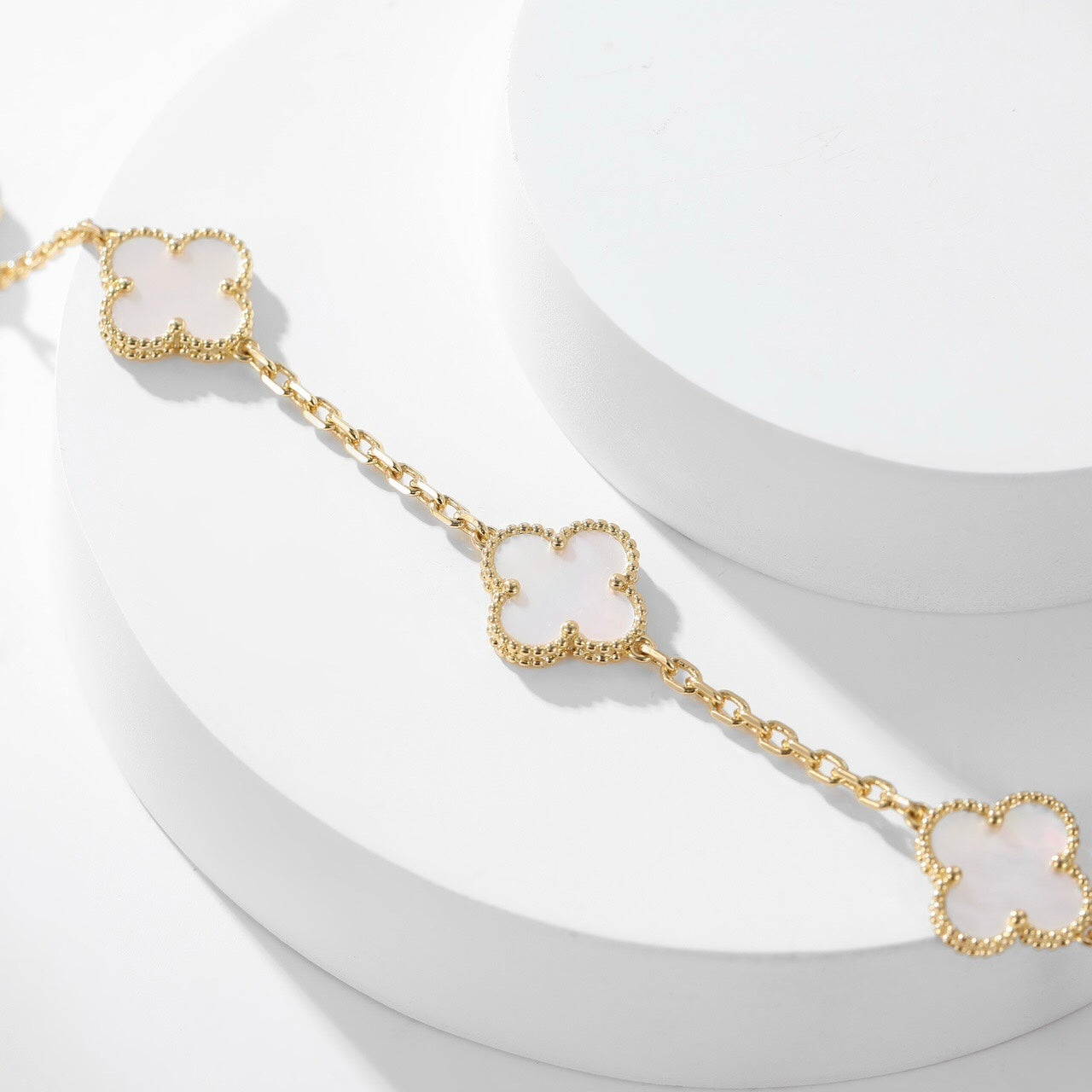 [Noble Aura jewelry]CLOVER 10 MOTIFS WHITE MOTHER OF PEARL NECKLACE