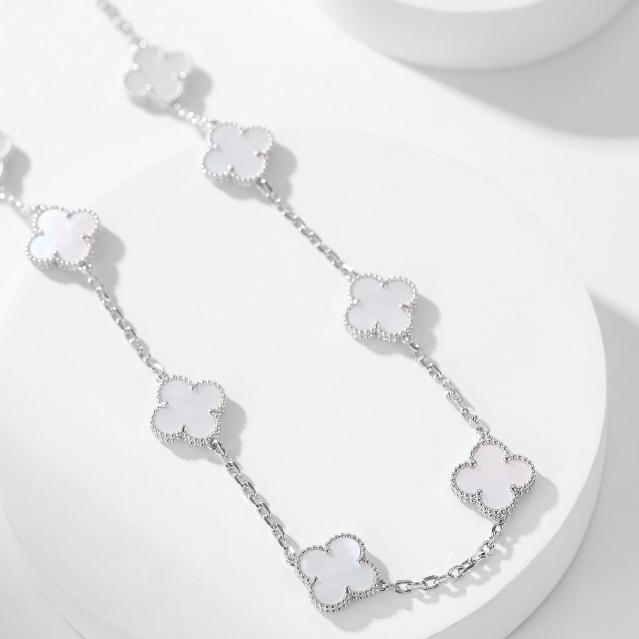 [Noble Aura jewelry]CLOVER 10 MOTIFS WHITE MOTHER OF PEARL NECKLACE
