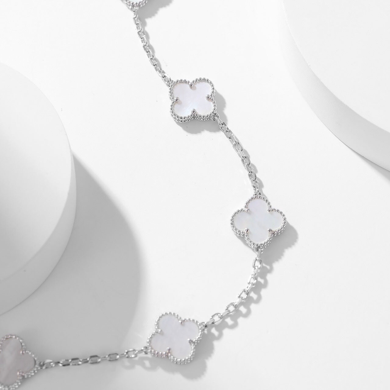 [Noble Aura jewelry]CLOVER 10 MOTIFS WHITE MOTHER OF PEARL NECKLACE
