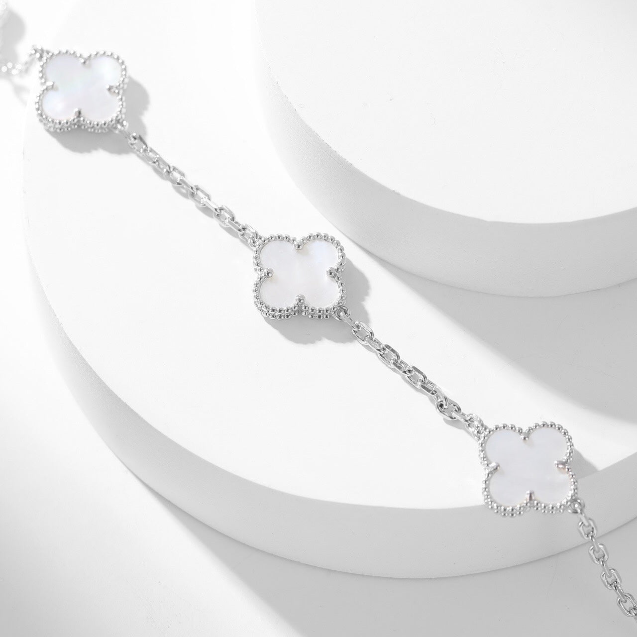[Noble Aura jewelry]CLOVER 10 MOTIFS WHITE MOTHER OF PEARL NECKLACE