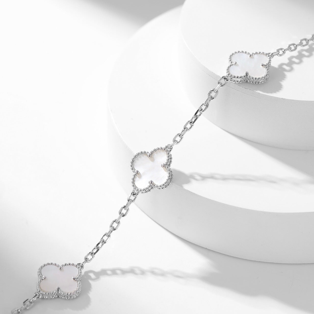 [Noble Aura jewelry]CLOVER 10 MOTIFS WHITE MOTHER OF PEARL NECKLACE