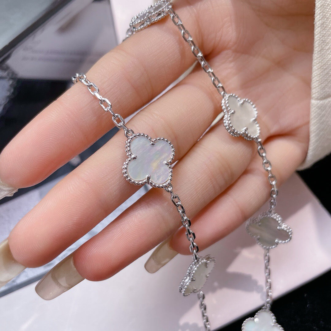 [Noble Aura jewelry]CLOVER 10 MOTIFS WHITE MOTHER OF PEARL NECKLACE