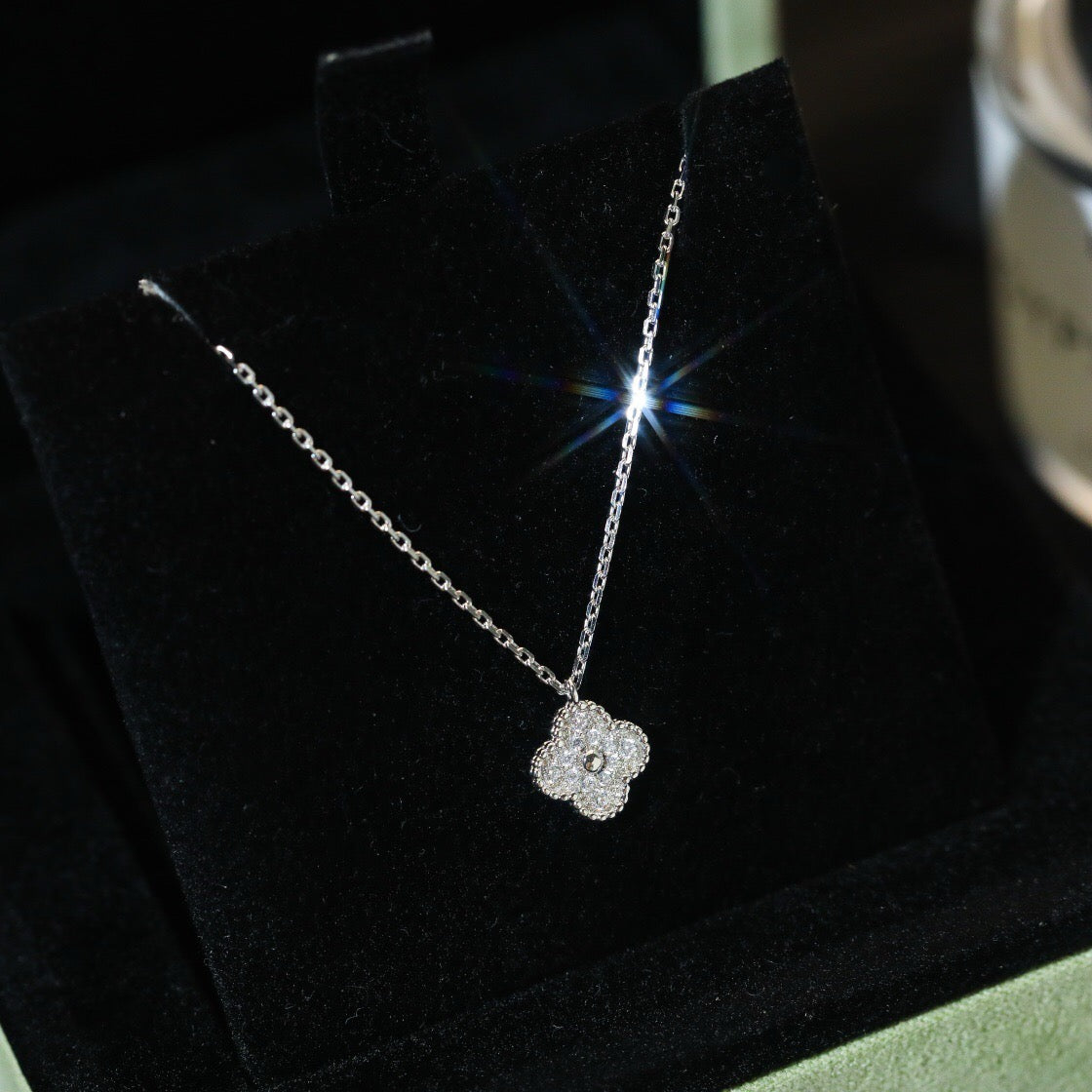 [Noble Aura jewelry]CLOVER MINI 9.5MM PENDANT DIAMOND NECKLACE