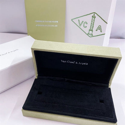 [Noble Aura jewelry]VA CLOVER BRACELET NECKLACE RING BOX GIFT BAG