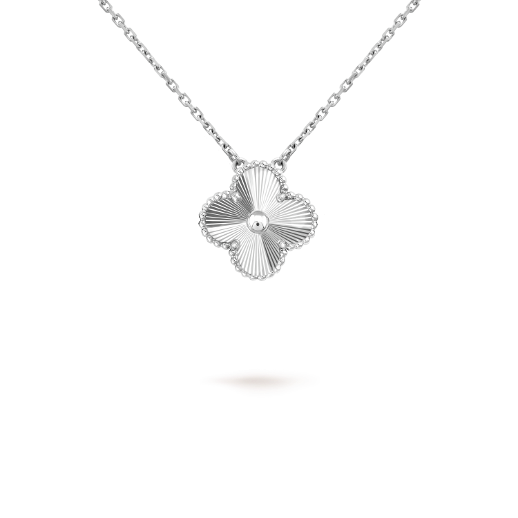 [Noble Aura jewelry]CLOVER 15MM LASER NECKLACE SILVER