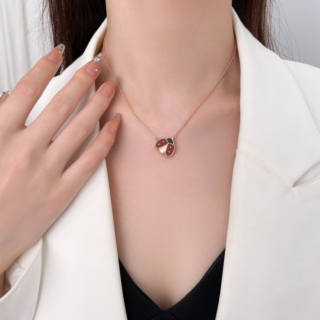 [Noble Aura jewelry]LUCKY  CARNELIANS LADYBUG NECKLACE