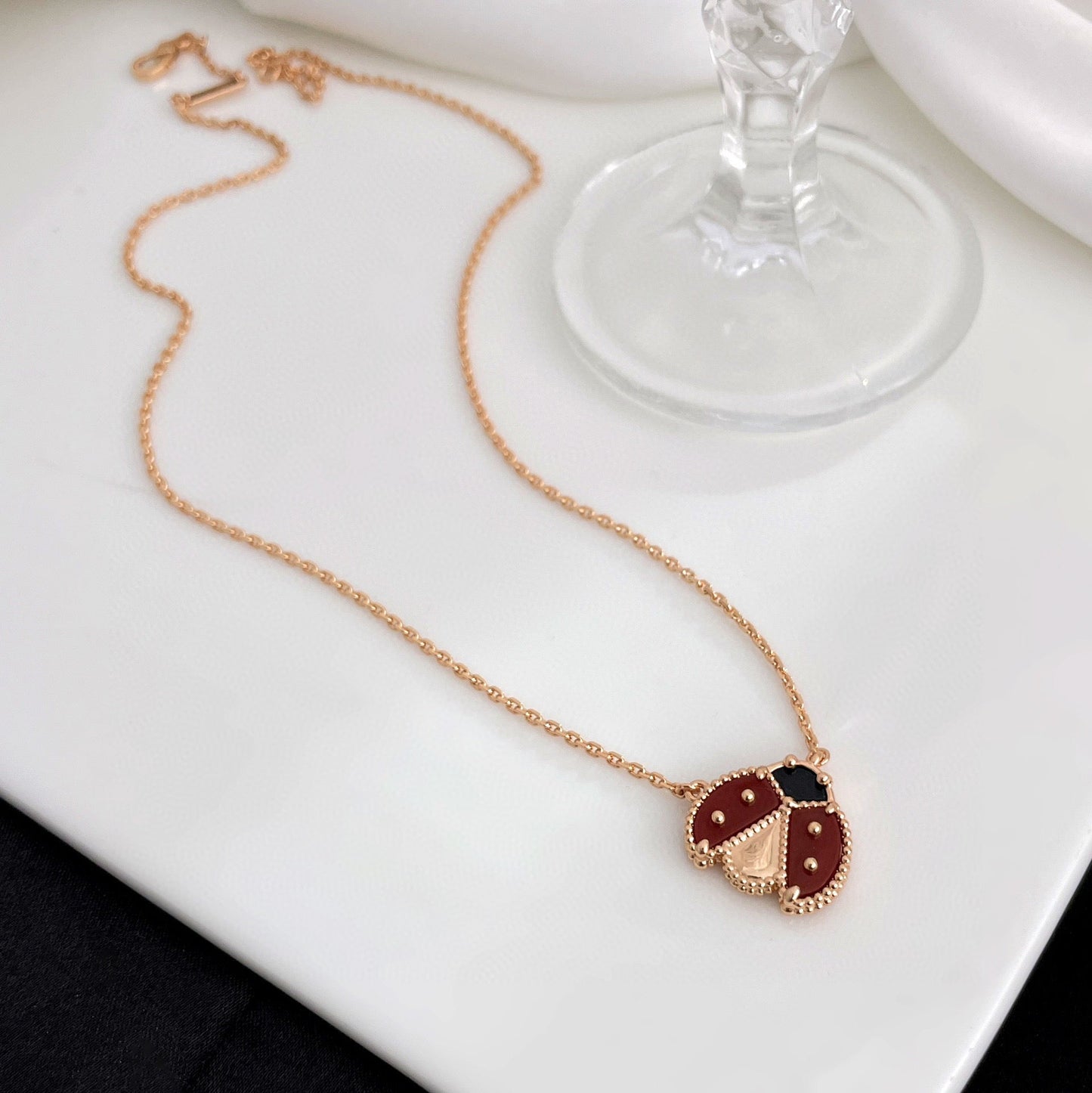 [Noble Aura jewelry]LUCKY  CARNELIANS LADYBUG NECKLACE