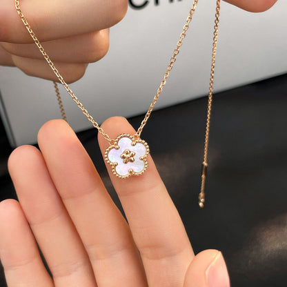 [Noble Aura jewelry]LUCKY  WHITE MOP  PLUM BLOSSOM NECKLACE