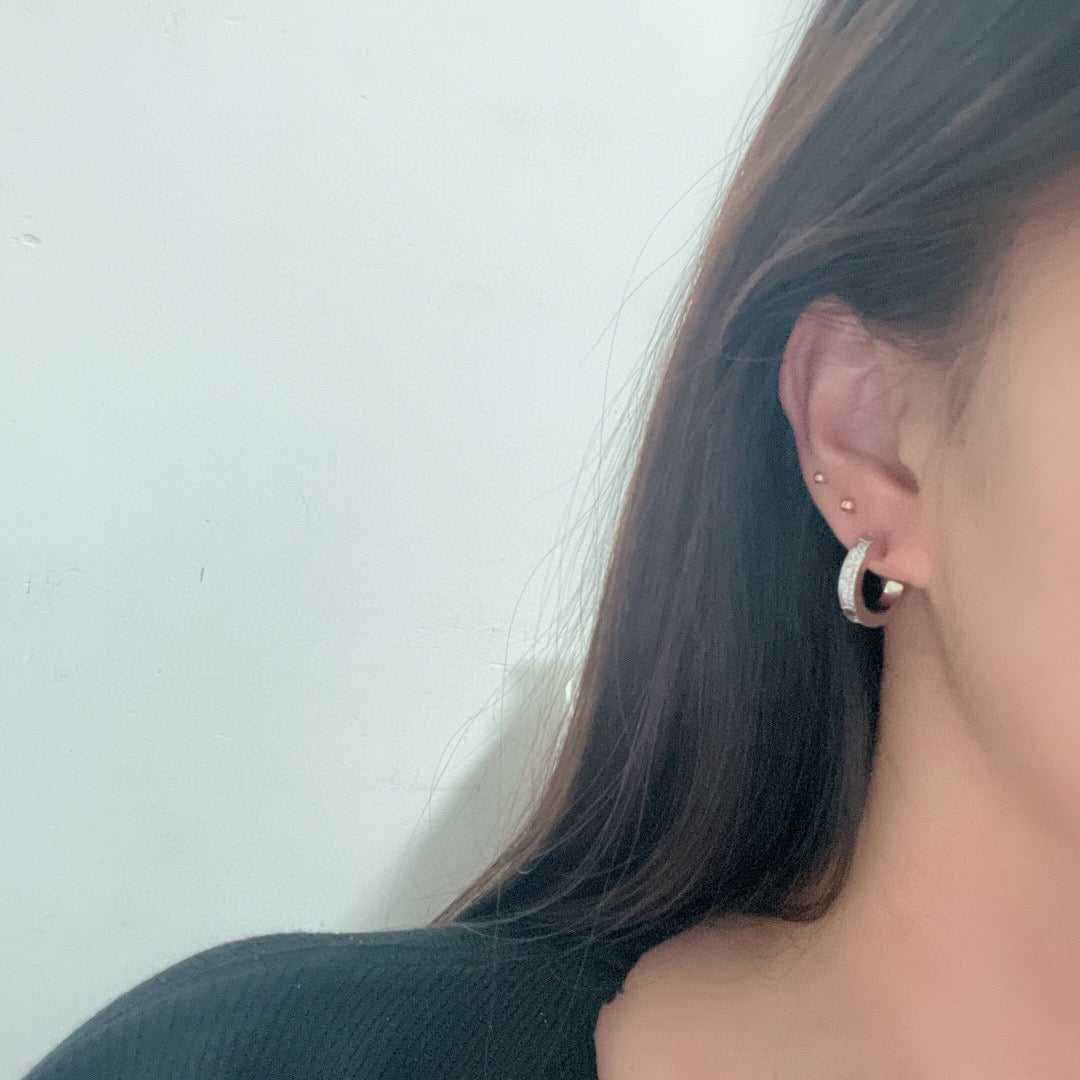 [Noble Aura jewelry]LOVE 5.5MM DIAMOND PAVED EARRINGS