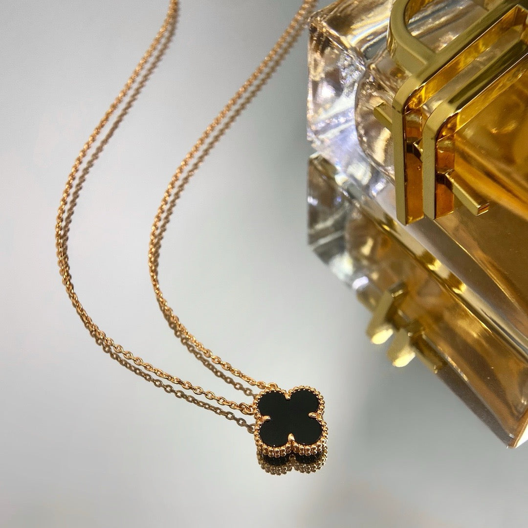 [Noble Aura jewelry]CLOVER 15MM BLACK ONYX SINGLE FLOWER NECKLACE