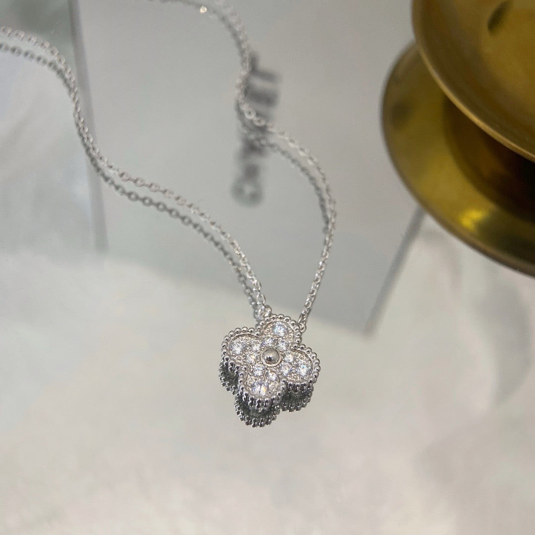 [Noble Aura jewelry]CLOVER 15MM DIAMOND SINGLE FLOWER NECKLACE