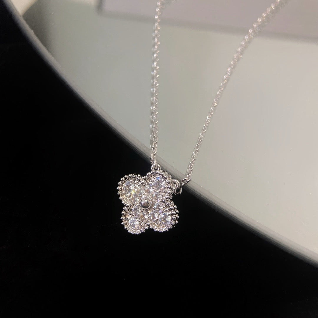[Noble Aura jewelry]CLOVER 15MM DIAMOND SINGLE FLOWER NECKLACE