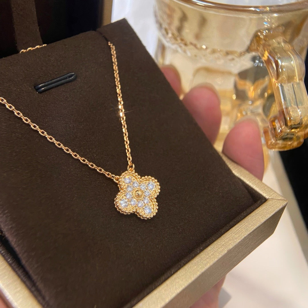 [Noble Aura jewelry]CLOVER 15MM DIAMOND SINGLE FLOWER NECKLACE