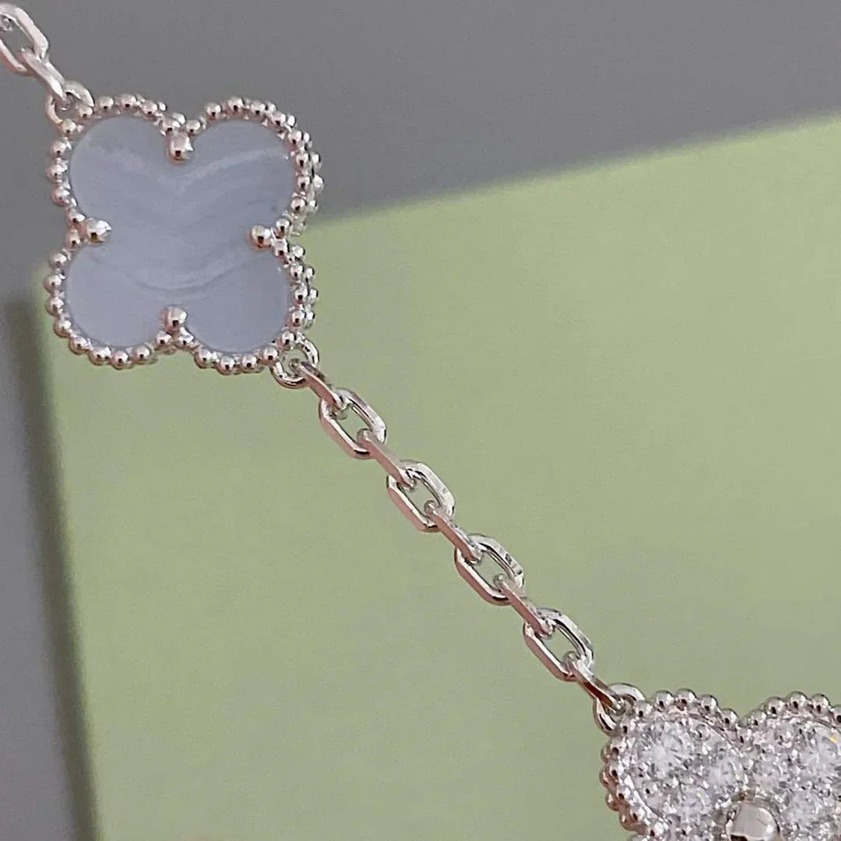 [Noble Aura jewelry] CLOVER 5 MOTIF PURPLE CHALCEDONY BRACELET COLLECTION