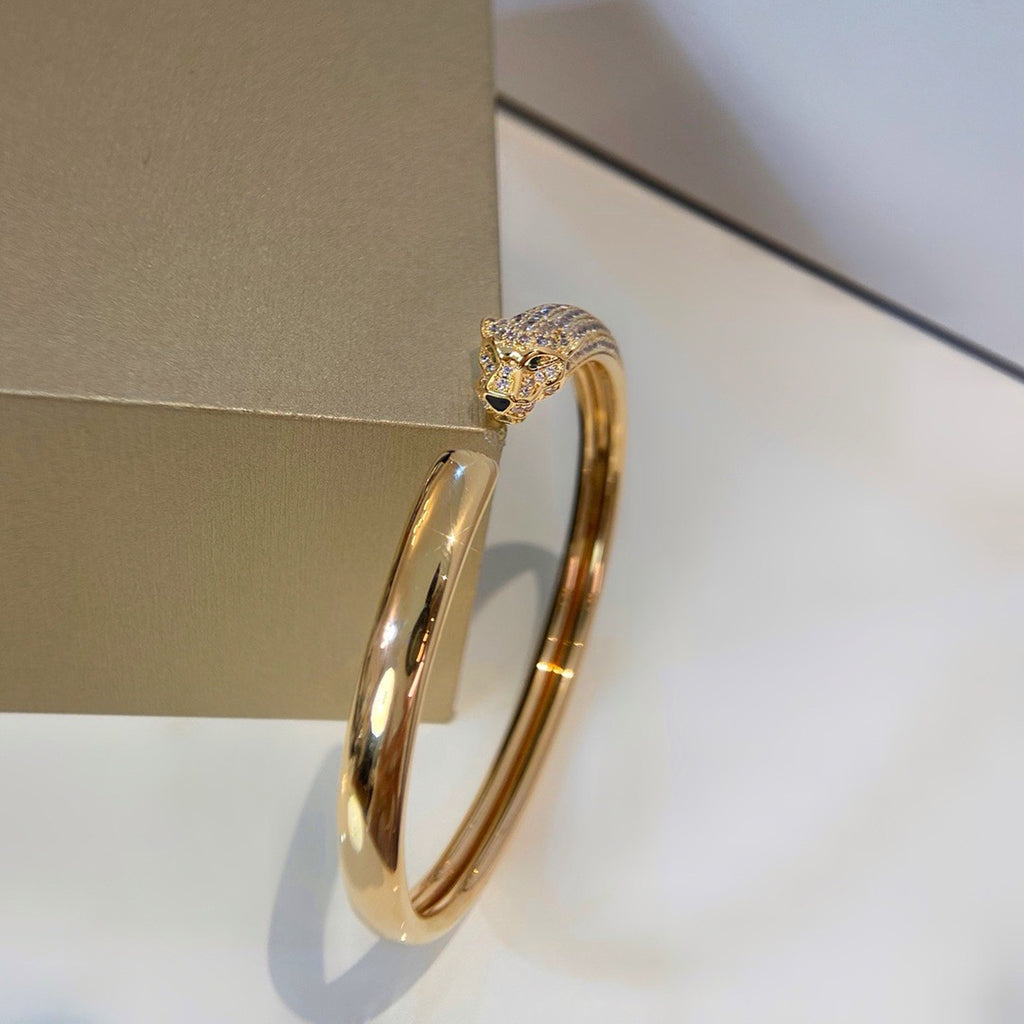 [Noble Aura jewelry]PANTHERE HALF DIAMOND OPEN BRACELET